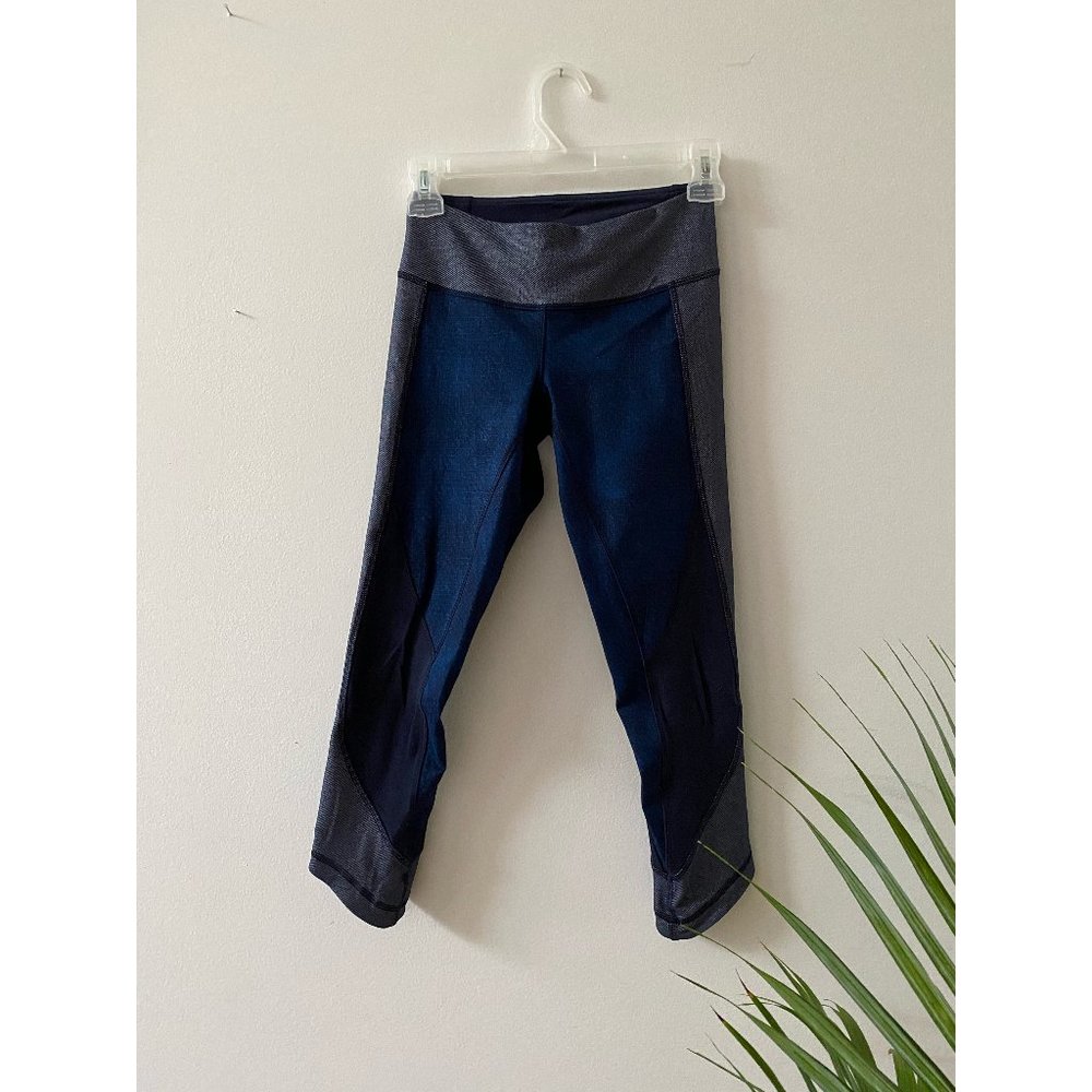 Lululemon Athletica Blue Crop Leggings XS